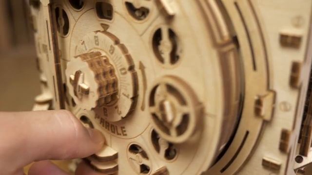 Механический конструктор 3D пазл Wood Trick Механический Сейф смотреть онлайн
