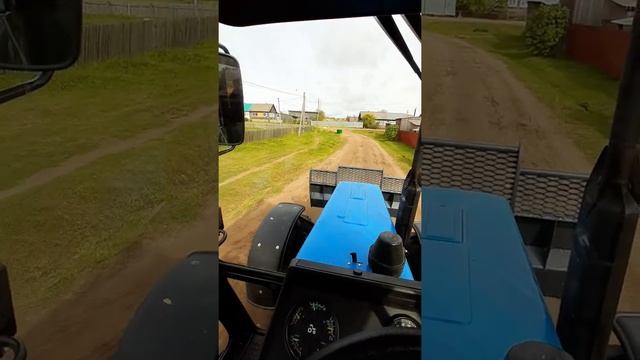 Едем в соседнее село на дискотеку на тракторе мтз 82.1 с балочным мостом смотреть онлайн