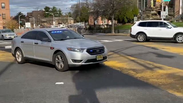 Unmarked Police Ford Taurus Responding Urgently Code 3 11/12/22 смотреть онлайн