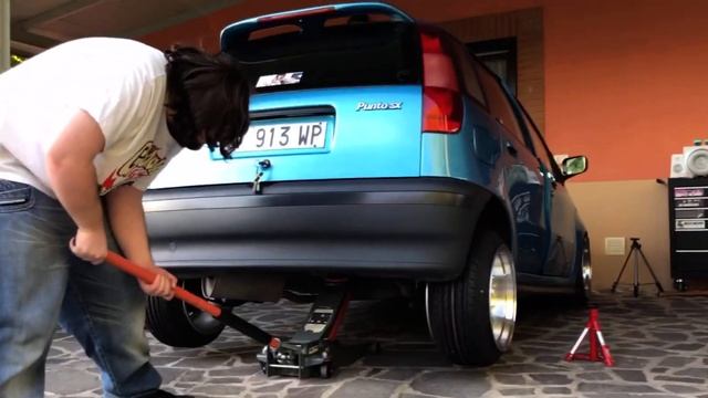 New wheels on slammed Fiat Punto Mk1 смотреть онлайн