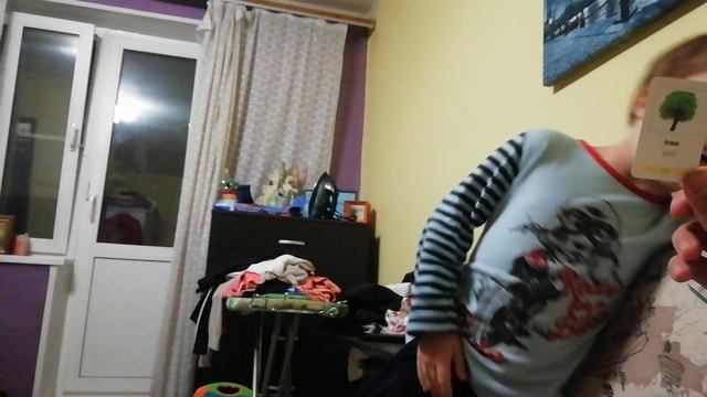 Дошкольника Демид учит английский язык смотреть онлайн