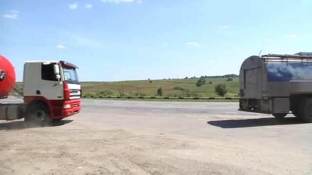 Температура 28, вага 24 тонни. Дорожники перевірять вантажівки на автошляхах смотреть онлайн