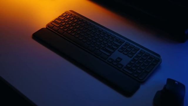 Low Profile Done RIGHT! Logitech MX Keys Review смотреть онлайн