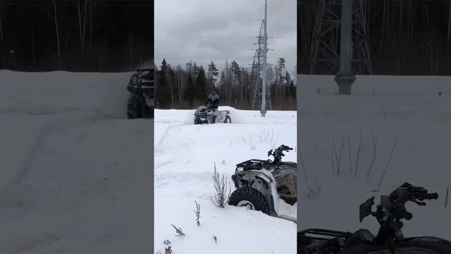 Kawasaki Brute force 750 and Yamaha Grizzly 700 in snow смотреть онлайн