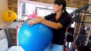 Фитбол или гимнастический мяч, Мяч массажный 1504-75,  как выбрать?