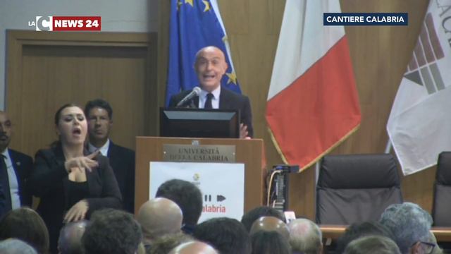 Cantiere Calabria, il giorno di Minniti смотреть онлайн