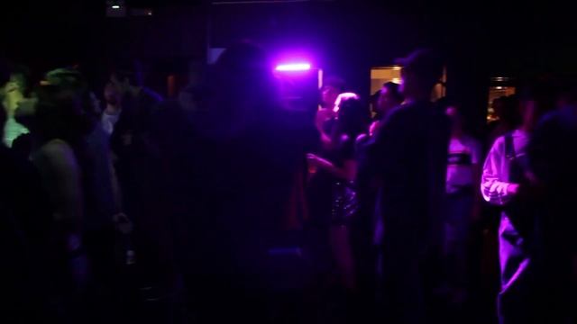 Ночная клубная жизнь, танцы смотреть онлайн