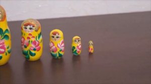 Матрешки. Разбираем и собираем матрешку.