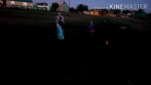Играем с щенком//Светятся колеса//Играем с бабушкой смотреть онлайн
