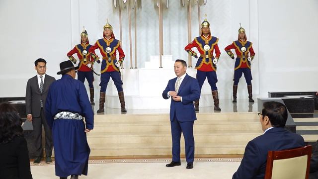Монгол Улсын Ерөнхийлөгч Х.Баттулга Төрийн дээд цол, одон, медаль гардууллаа смотреть онлайн