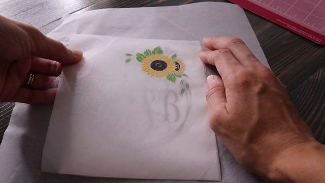 How to Make a Multi Color Vinyl Decal | Layering Vinyl using Parchment Paper and Registration Marks смотреть онлайн