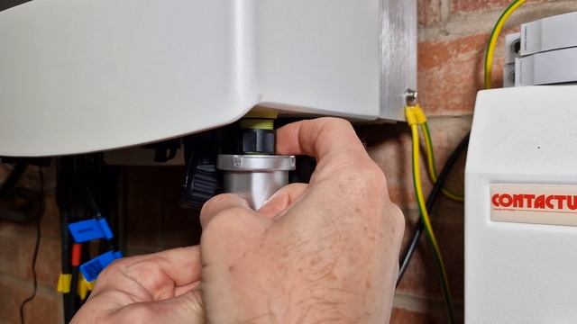 Solis Wifi Dongle / Datalogger Reboot смотреть онлайн