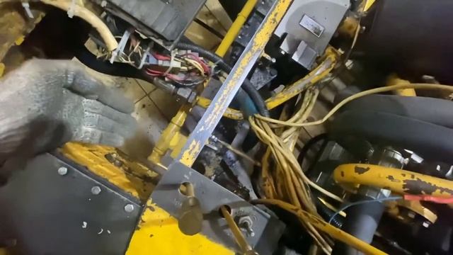 Подробная инструкция по установке тяг, вместо тросов управления на МКСМ 800, Гидравлика МКРН смотреть онлайн