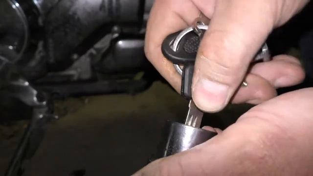 Замок зажигания  Suzuki Intruder VS400  Выпадает ключ  Часть 2 3