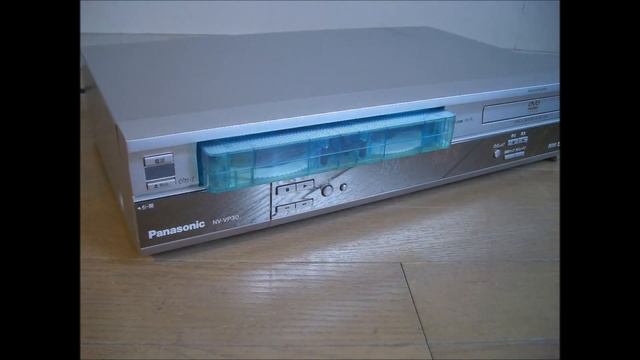 Panasonic　DVD プレーヤー一体型ビデオ（NV-VP30）2002年製　パナソニック　デオカセットレコーダー смотреть онлайн