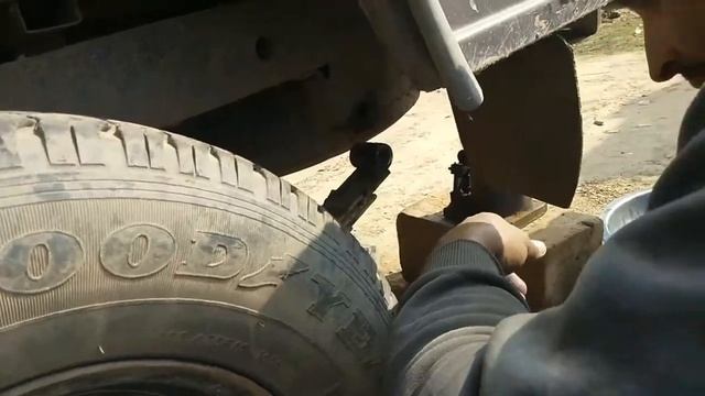 Bolero Leaf Spring bush pin replace( कमानी के बुश पिन कैसे बदलें) смотреть онлайн