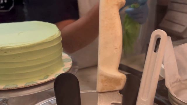 🧁 MAGNOLIA BAKERY Cake Decorating in Grand Central Terminal смотреть онлайн