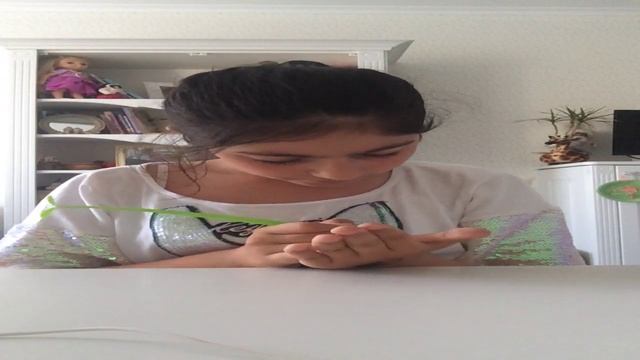 Учу рисовать на руке инь-янь