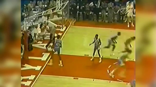 When A 17 Year Old Michael Jordan Met His Equal At A Basketball Camp смотреть онлайн