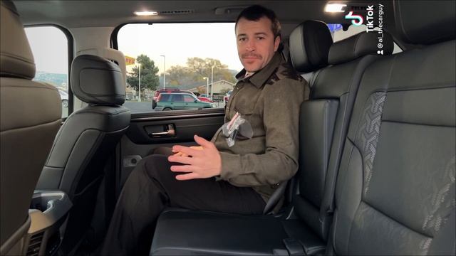 2023 Toyota Sequoia Limited смотреть онлайн