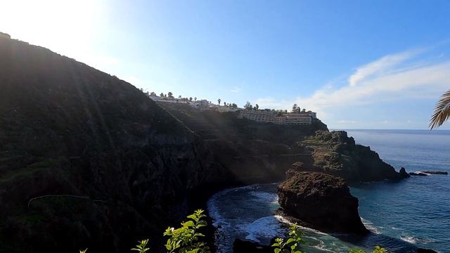 PLAYA DE LOS ROQUES | Фантастический пляж у обрыва на Тенерифе | Что посетить на Тенерифе? смотреть онлайн