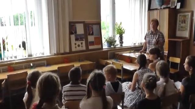 Фрагмент урока "Символы России" смотреть онлайн