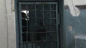 Блатной зашел в хату к козлам