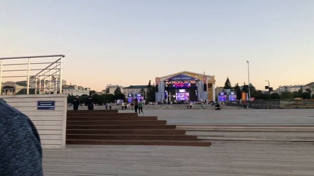 Мы в Чебоксарах в ресторане отмечаем день рождения. Прогулка по набережной. Жизнь за городом. смотреть онлайн