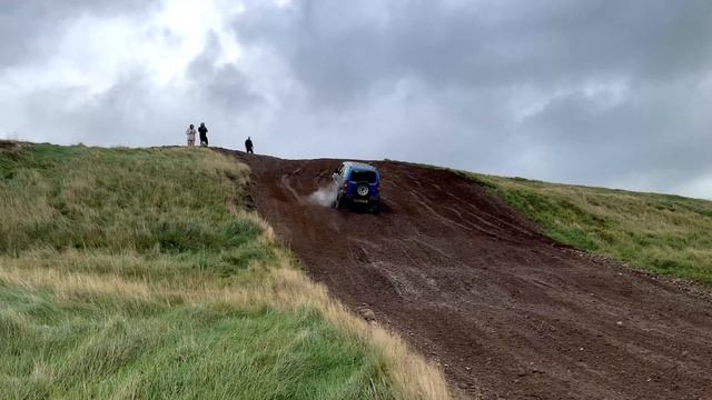 Drumclog Off Road Scotland Merc ML Range Rover Canam Porsche Cayenne Isuzu Trooper Jeep Wrangler смотреть онлайн