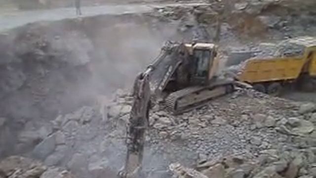 Volvo EC380 Performance