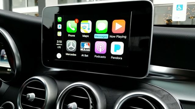 Apple CarPlay On 2018 Mercedes-Benz GLC300