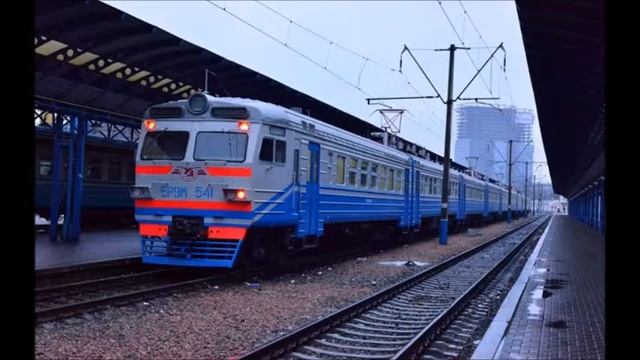Виктор Королёв - А поез чух,чух,чух смотреть онлайн