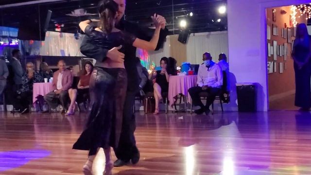 Tango by Carolina Balmaseda and Diego Blanco at Las Pebetas Milonga, 10/08/22 смотреть онлайн