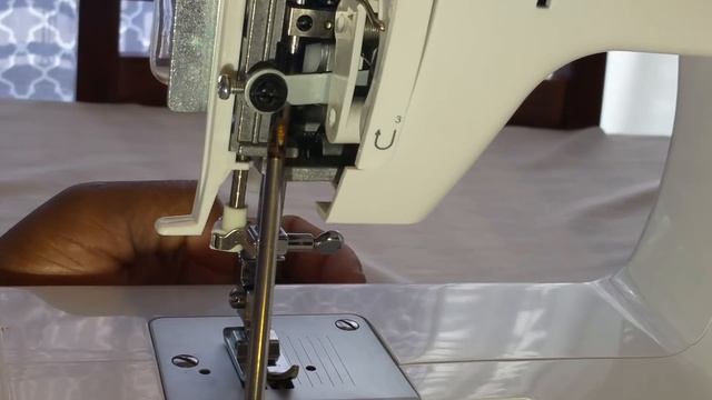 How to Re-Align / Adjust the needle on your sewing machine смотреть онлайн