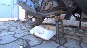 замена масла в двигателе 4Т китайский скутер!