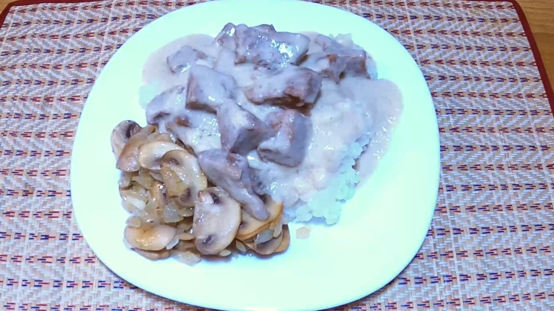 Бланкет из говядины. Мягкое, нежное мясо под белым соусом смотреть онлайн