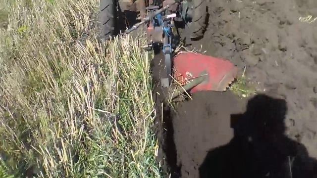 Нулевой отвал плуга и его работа! смотреть онлайн