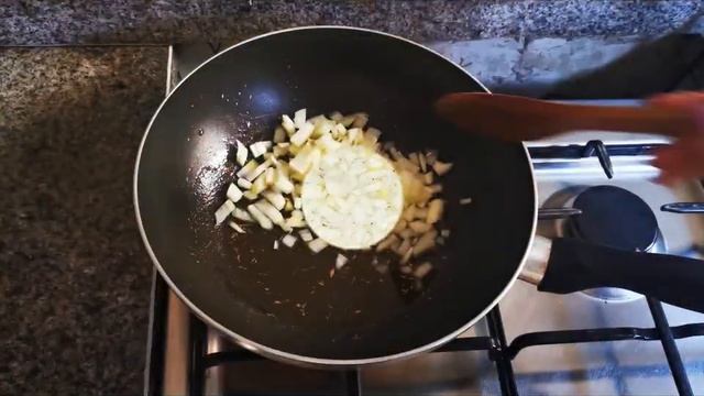 Thai rice in pineapple / Тайский рис в ананасе смотреть онлайн