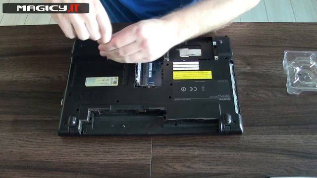 Sony Vaio PCG-71811M Disassembly смотреть онлайн