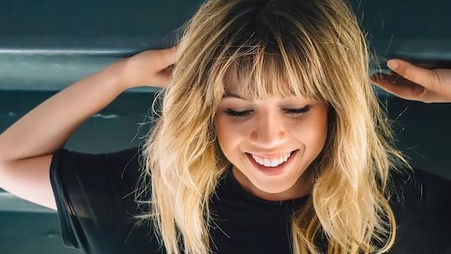 Miranda Cosgrove REVEALS If Jennette McCurdy Watched iCarly Reboot смотреть онлайн