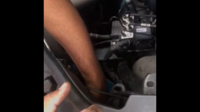 How to change the headlight bulbs of a Jeep Grand Cherokee (5 Minutes) (2011 - 2019) Drivers Side смотреть онлайн