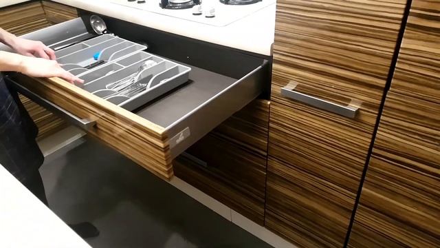 Однушка с высоким потолком - спальня на потолке Обзор квартиры с Airbnb Польша Вроцлав смотреть онлайн