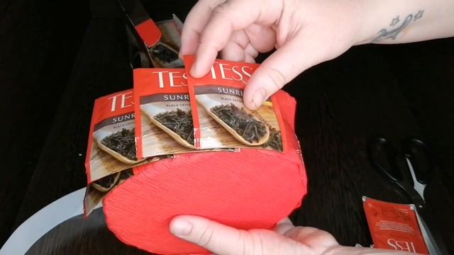 Шикарный торт из чая Tess с конфетами на 8 марта своими руками за 8 минут смотреть онлайн