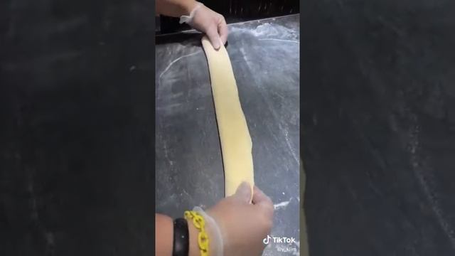 21.09.2020 года, готовим куриный бульон с домашней лапшой. Всем приятного аппетита.