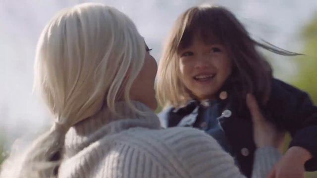 L'Oréal Paris Celebrates 50 Years of Women's Worth смотреть онлайн