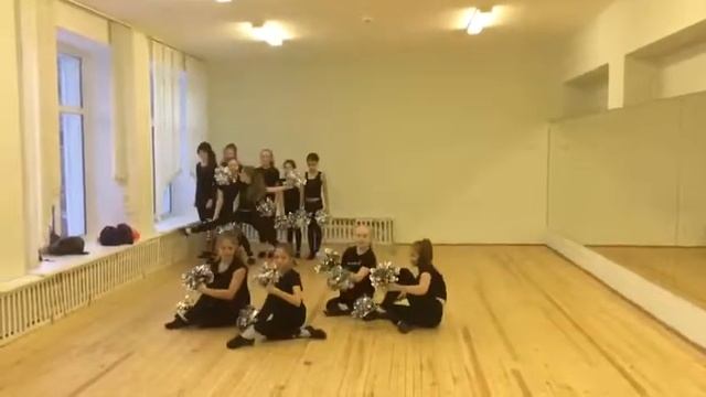 Черлидинг. Подготовка к выступлению смотреть онлайн