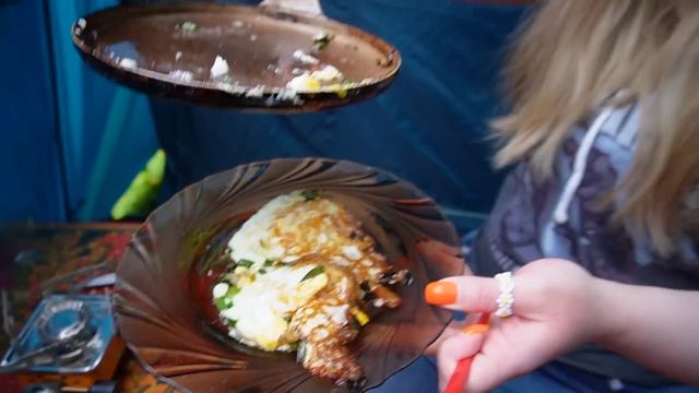 МОМО В РЕАЛЬНОЙ ЖИЗНИ В НАШЕЙ ТРЁХКОМНАТНОЙ ПАЛАТКЕ С КОТАМИ И СОБАКОЙ смотреть онлайн