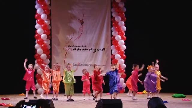 "КОНФЕТТИ" танец Детки 5-6 лет смотреть онлайн