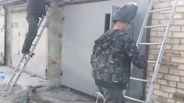 Монтаж козырька и ворот гаражных смотреть онлайн