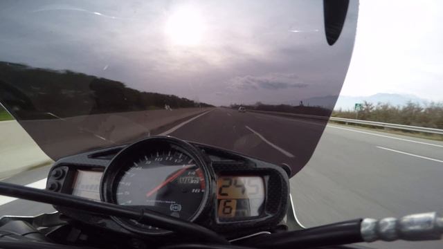 SUZUKI GSR 600 2010 TOP SPEED 250KMH смотреть онлайн